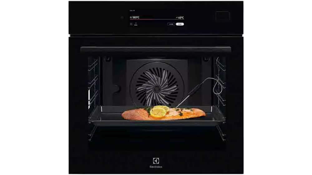 Vestavná trouba Electrolux 900 ProAssist SteamPro LOB9S3SZ