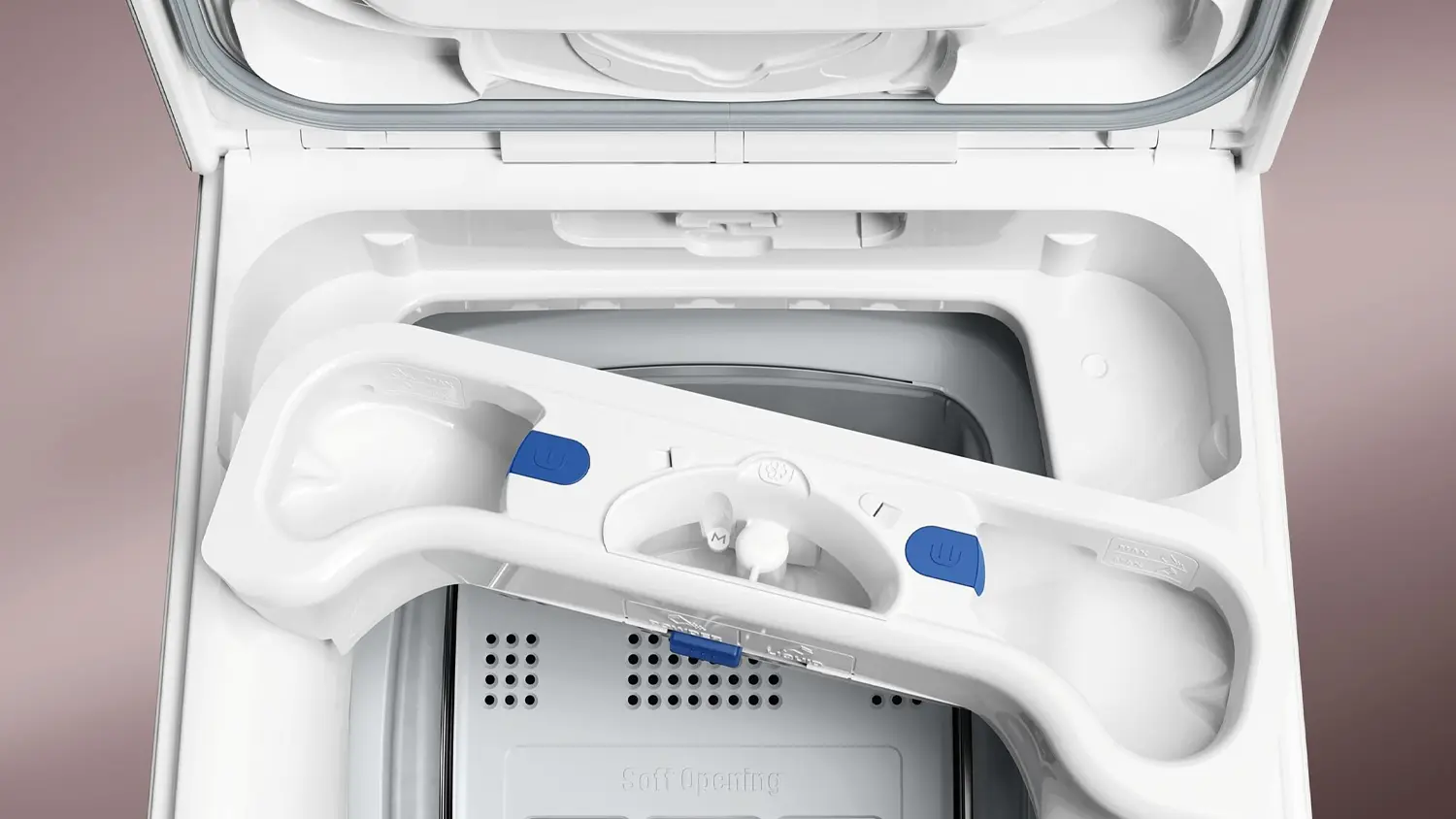 Záběr na otevřenou pračku Electrolux z vrchu