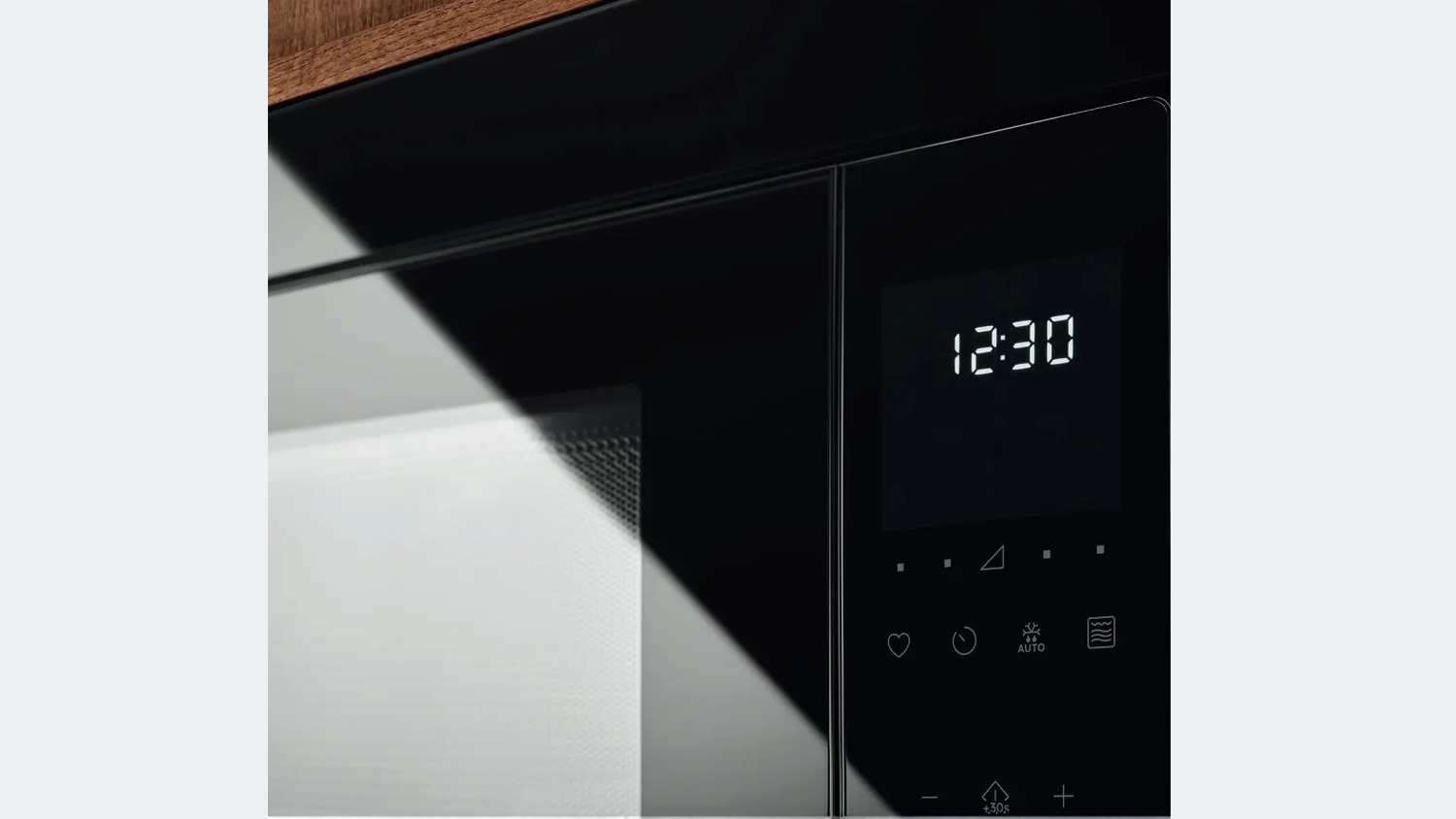 Ovládací panel mikrovlnnej rúry Electrolux LMS4253TBK