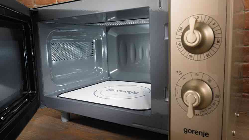 Otevřen&aacute; vestavn&aacute; mikrovlnn&aacute; trouba Gorenje BM235CLI_02