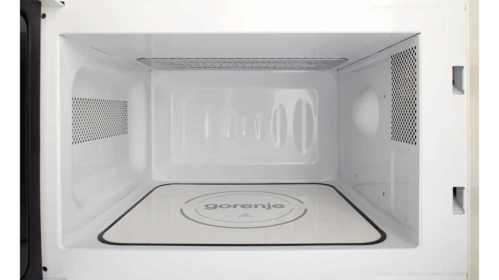 Vestavn&aacute; mikrovlnn&aacute; trouba Gorenje BM235CLB m&aacute; keramickou desku CeramicInside_03