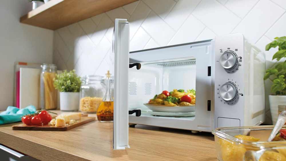 Mikrovlnná trouba Gorenje MO20E2W na kuchyňské lince_03