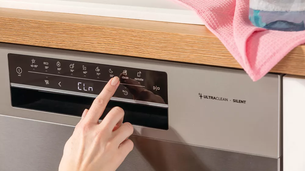 Dotykový panel myčky Gorenje GS673C60X_04