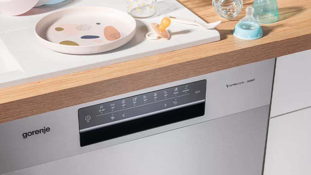 Myčka Gorenje GS673C60X zabudovaná v lince_06