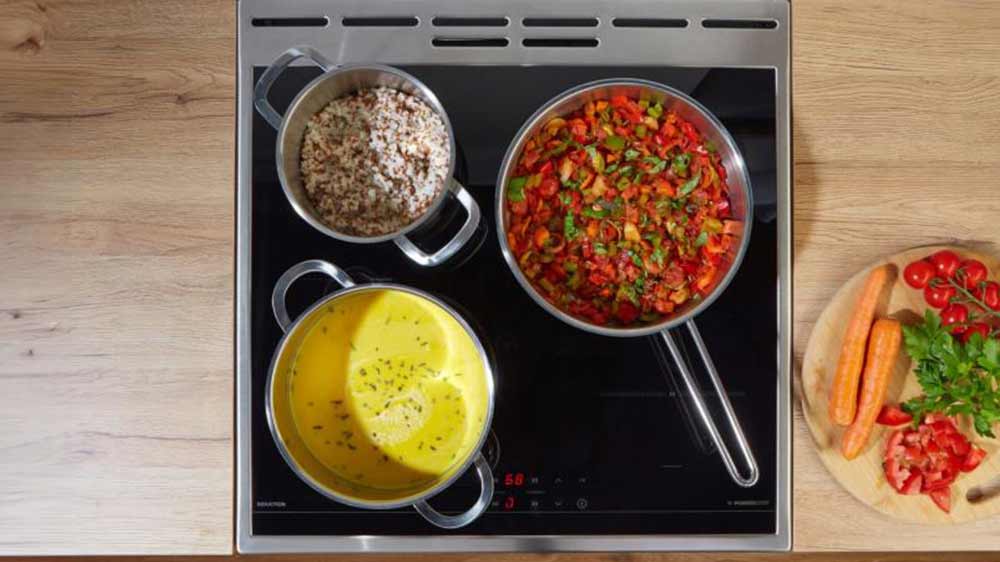 Vaření na sklokeramickém sporáku Gorenje GECS6C70XPA_02