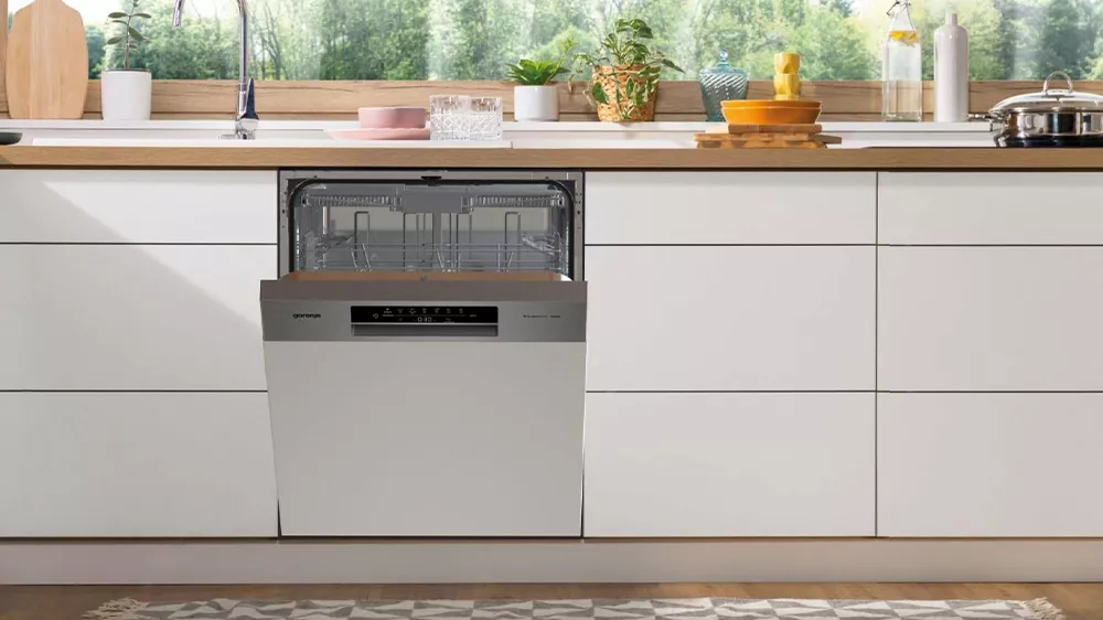 Zabudovan&aacute; v lince myčka n&aacute;dob&iacute; Gorenje GI643D90X_02