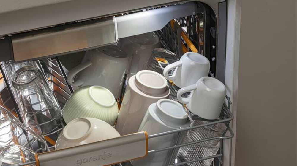 Vysušené nádobí v myčce Gorenje GV663A66_04