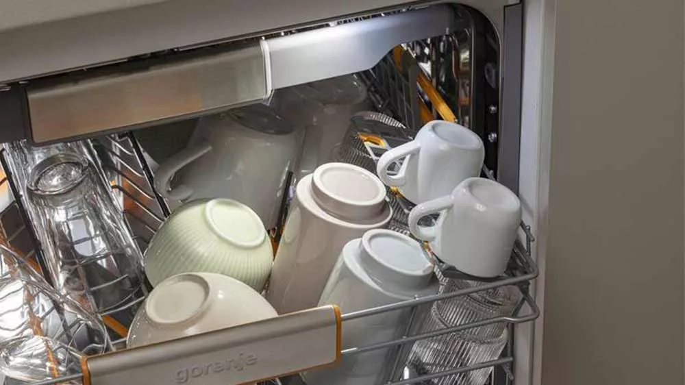 Vysušené nádobí v myčce Gorenje GV663A66_04