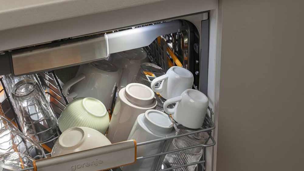 Vysušené nádobí v myčce Gorenje GV673C65_04