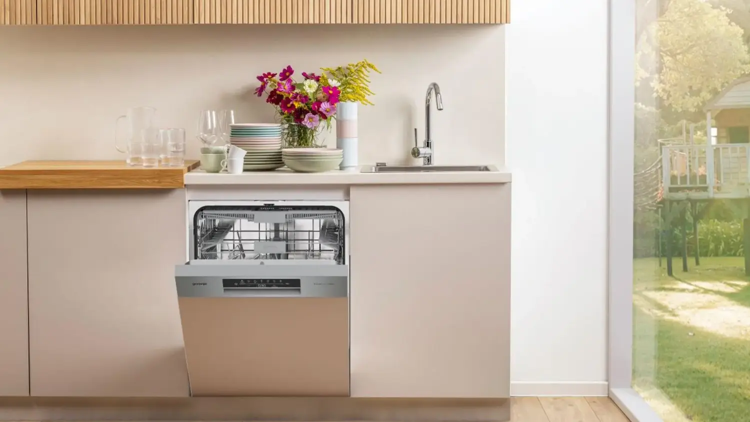 Myčka n&aacute;dob&iacute; Gorenje souč&aacute;st&iacute; kuchyňsk&eacute; linky