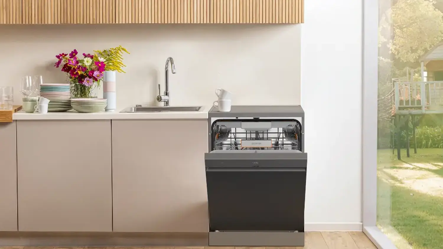 Myčka n&aacute;dob&iacute; Gorenje G600 GS673A97X v interi&eacute;ru