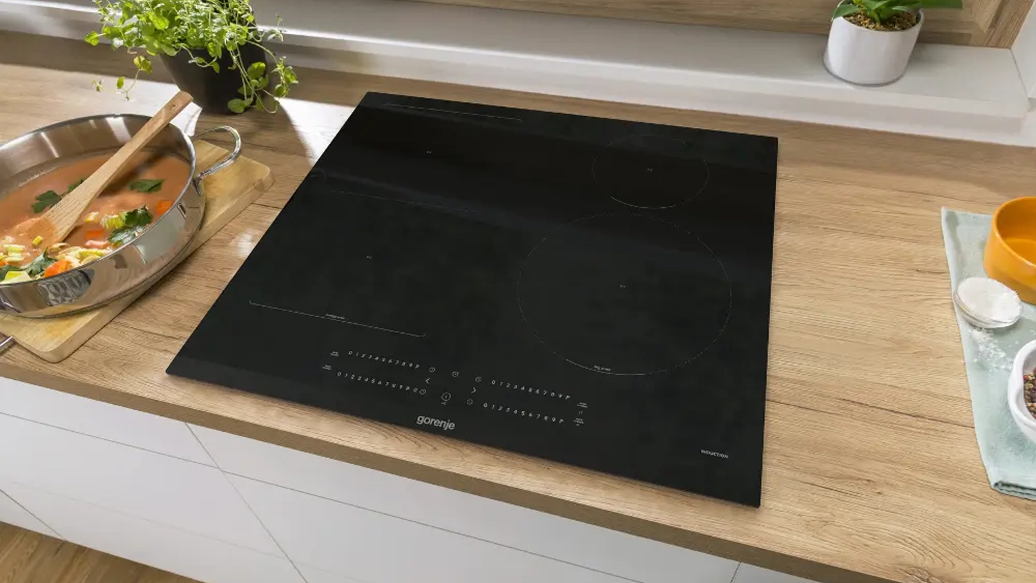 Vaření na desce Gorenje GI6432BC