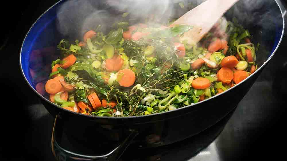 Sklokeramická vestavná varná deska ohřívání jídla_04