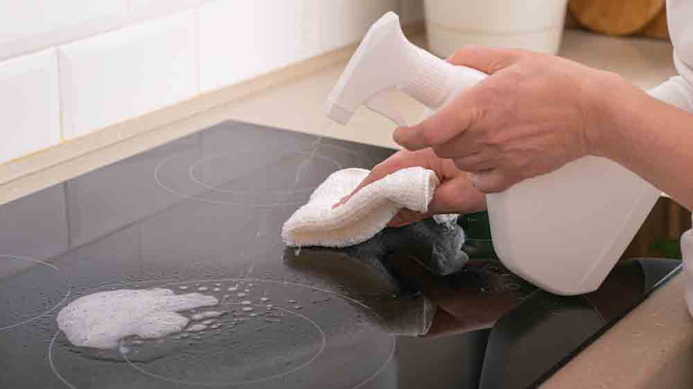 Sklokeramická vestavná varná deska čištění_05