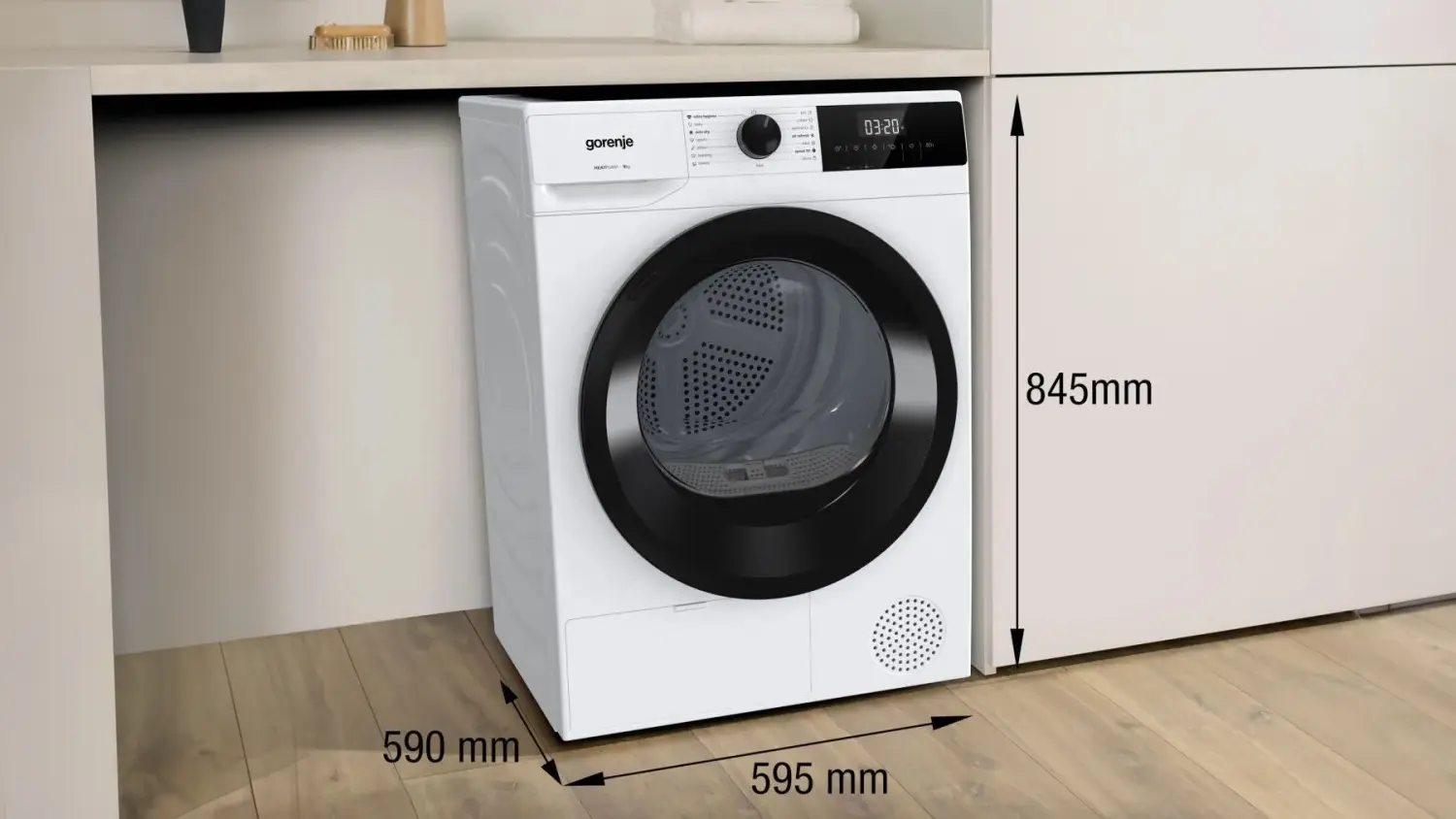 Su&scaron;ička pr&aacute;dla Gorenje D2HNE9C instalovan&aacute; v interi&eacute;ru s vyznačen&yacute;mi rozměry