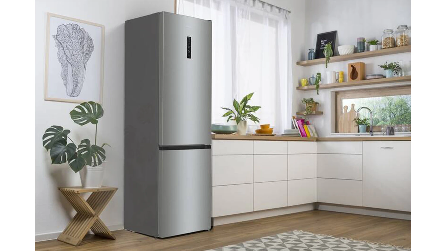Kombinovaná chladnička Gorenje NRK620BA2XL4 umístěná v interiéru
