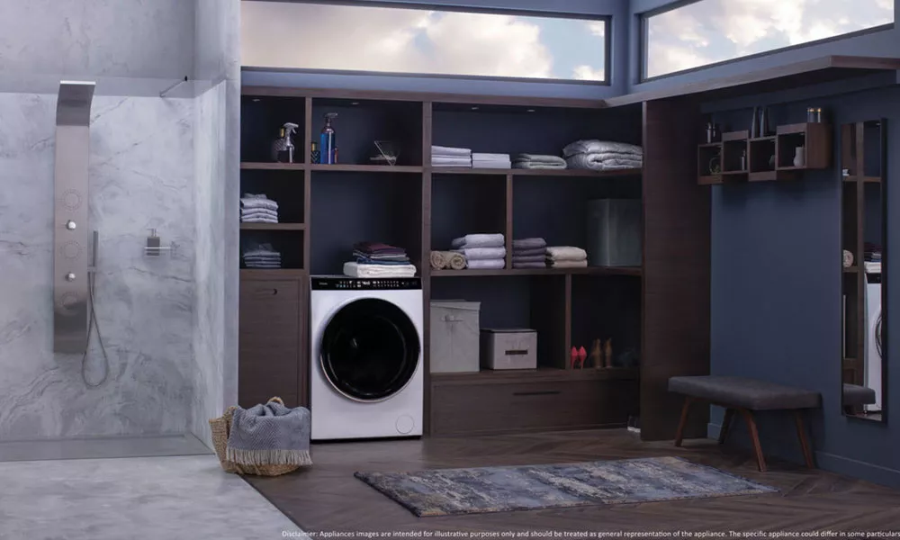 V koupelně ustavená pračka se sušičkou Haier HWD100BD1499UN/S_02