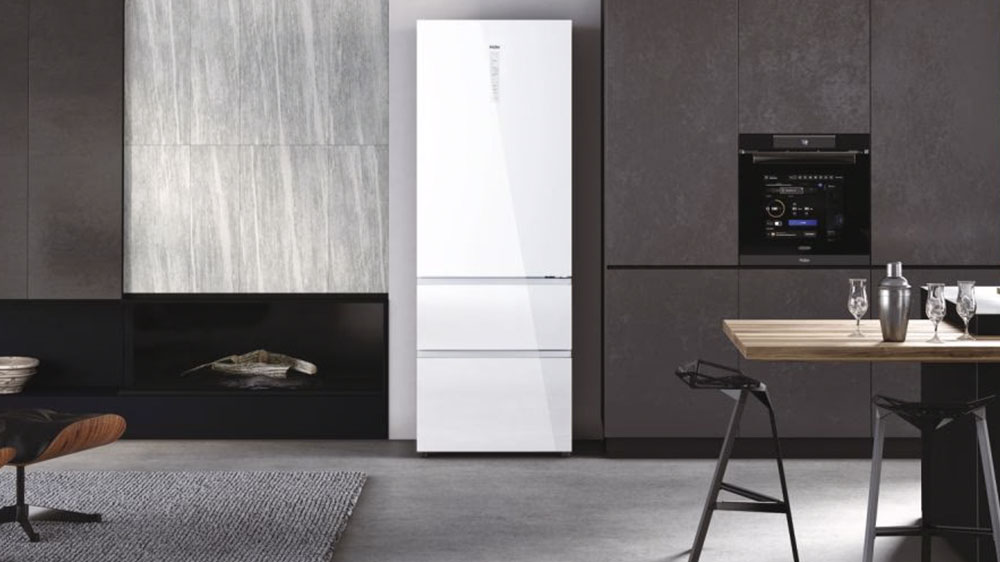 Kombinovaná chladnička Haier HTW7720DNGW v interiéru_02