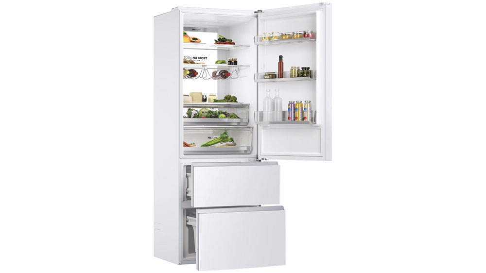 Vnitřní prostor kombinované chladničky Haier HTW7720DNGW_04