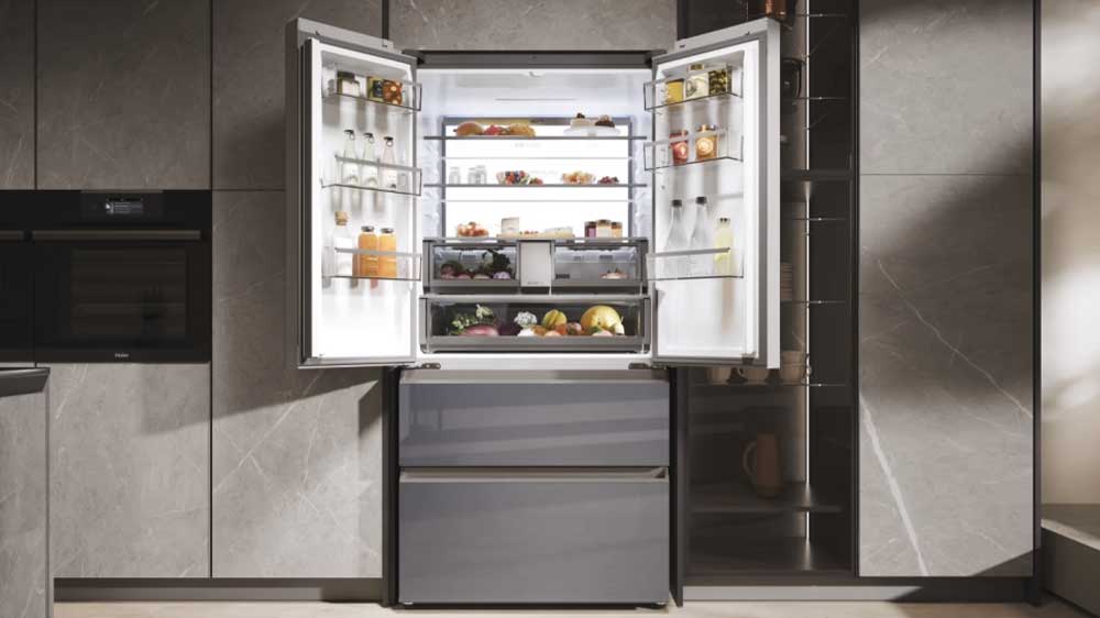 Lednice Haier FD 90 Series 7 HFR79F19EFGK s otevřenou chladicí částí plnou potravin_02