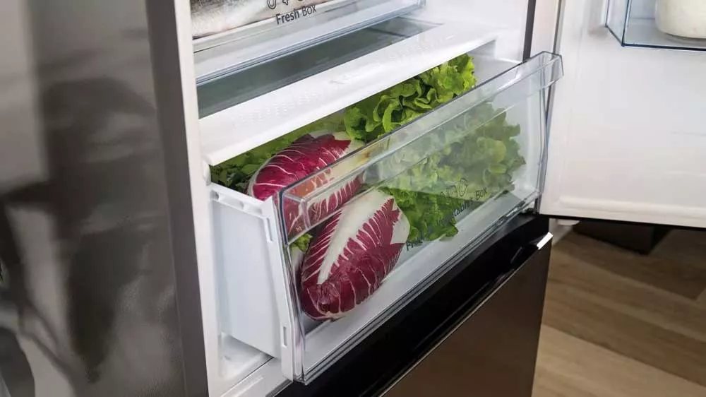 Dezail na zásuvku Fresh Crisper s uloženou zeleninou_03