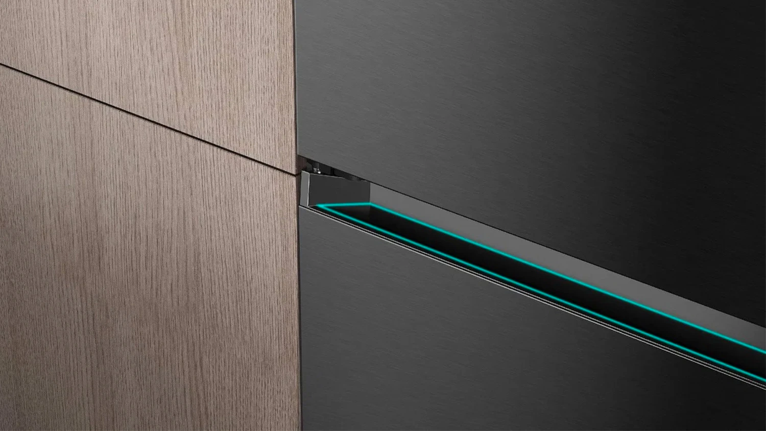Zapu&scaron;těn&aacute; madla kombinovan&eacute; lednice Hisense RB5P410SAFA