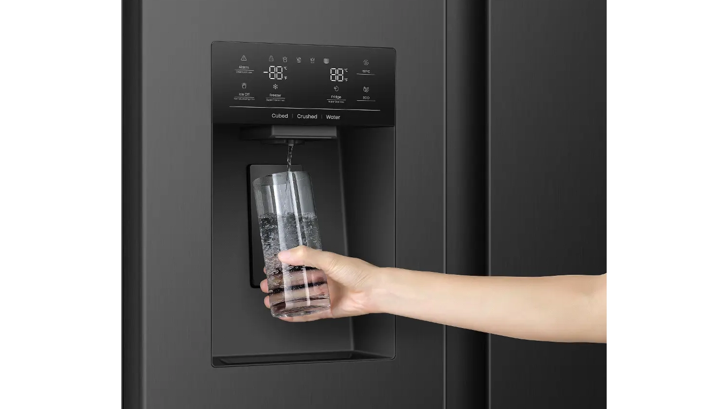 D&aacute;vkovač vody lednice Hisense RS5P528STFC