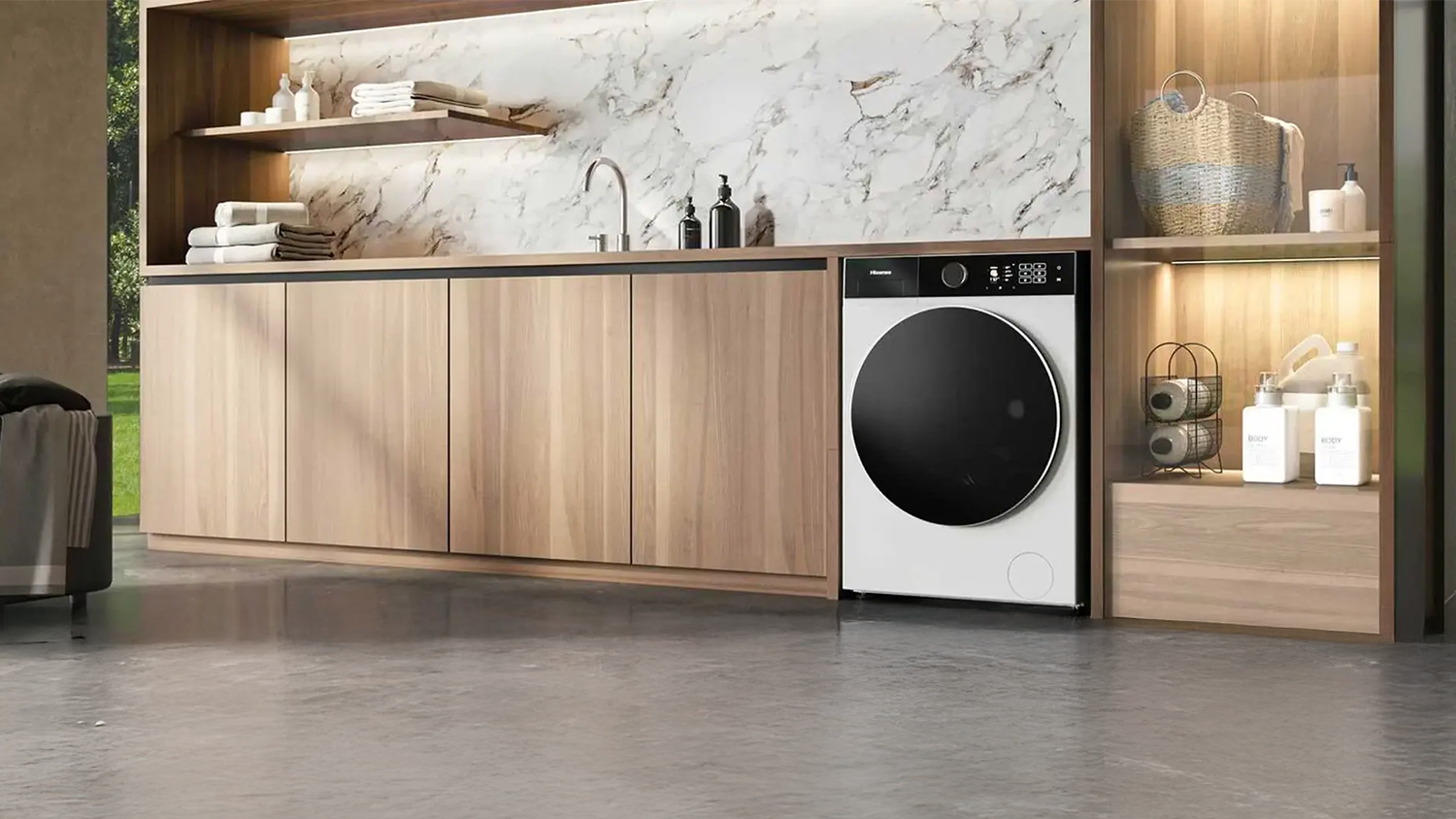 Pračka se sušičkou Hisense WD5i9043BWFS v interiéru