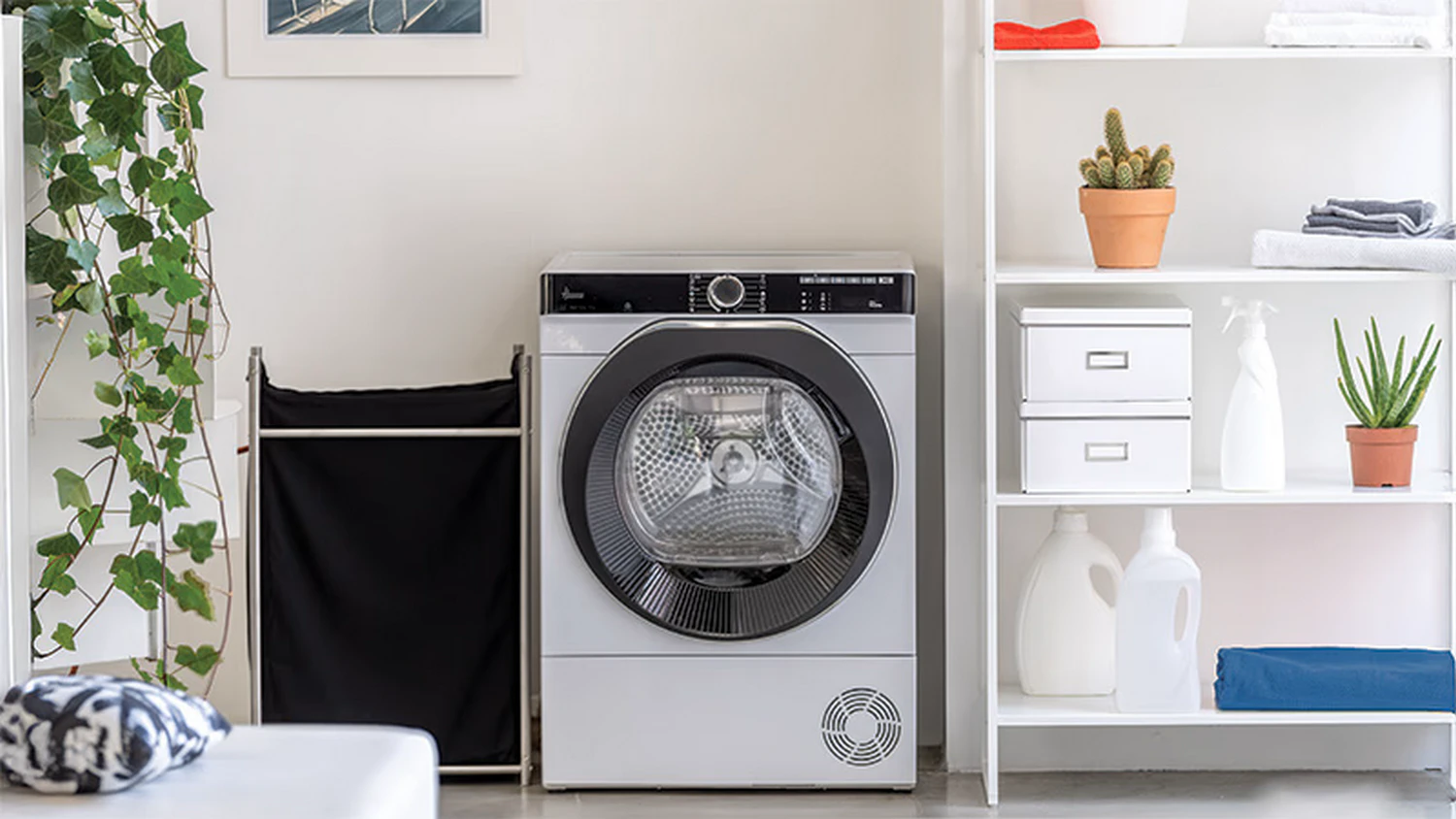 Su&scaron;ička Hoover H-DRY 500 ND4 H7A2TCBEX-S instalovan&aacute; v interi&eacute;ru