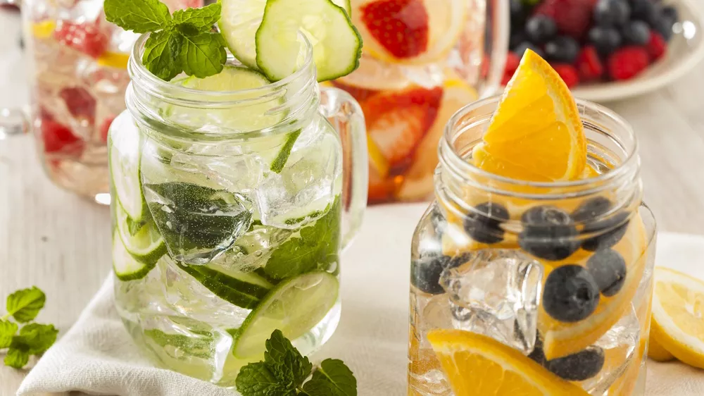 Dom&aacute;c&iacute; limon&aacute;dy z čerstv&eacute;ho ovoce_04