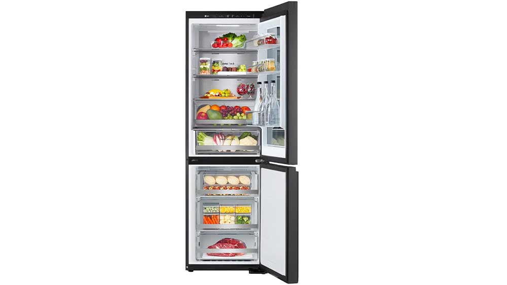 Kombinovaná chladnička LG GBG5160CEV plná potravin_02