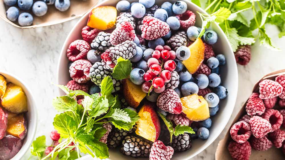 Zamrazené ovoce v miskách_02