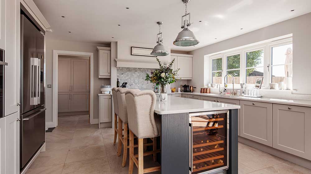 Kuchyň s vestavnou lednicí_02