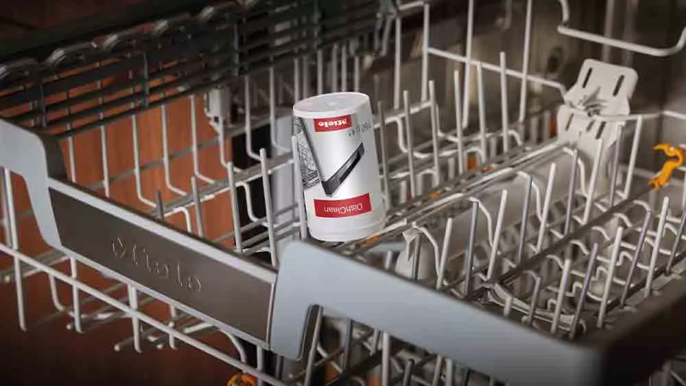 Přípravek Miele DishClean v myčce nádobí_02