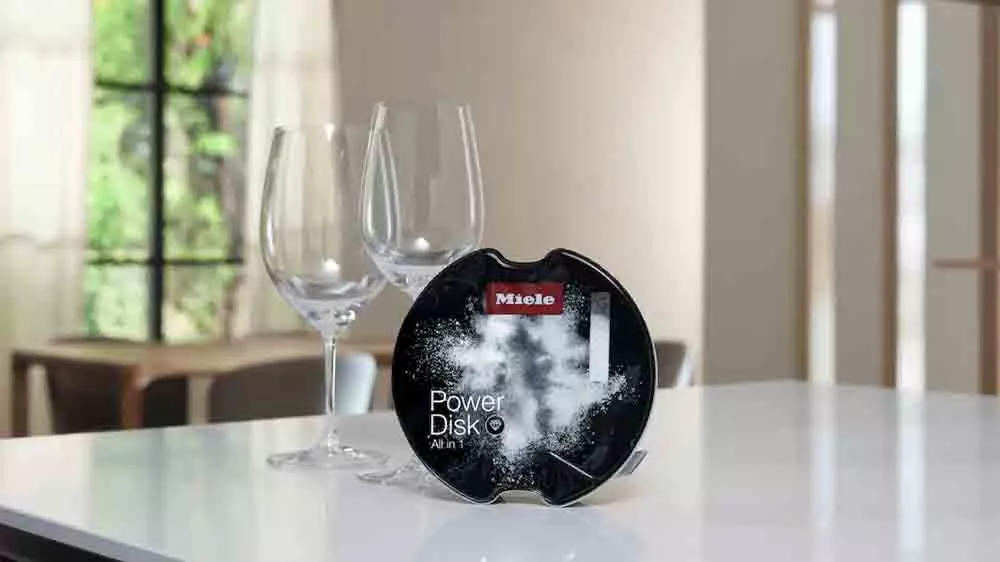 Sklenice s mycím prostředkem Miele PowerDisk All in 1 _02