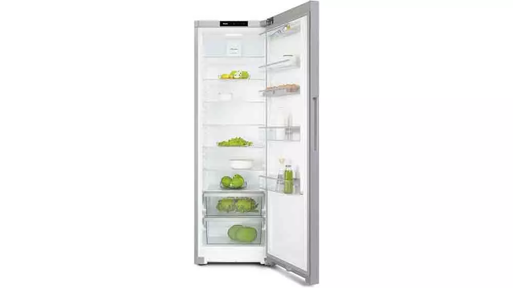 Otevřen&aacute; lednice Miele s potravinami uvnitř_04