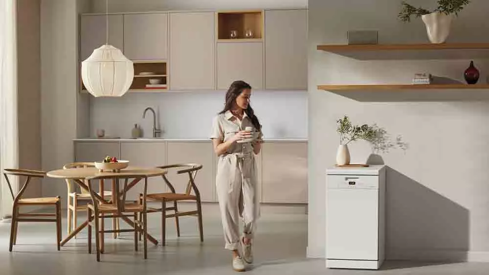 Myčka n&aacute;dob&iacute; Miele G 5540 SC SL Active v interi&eacute;ru_02