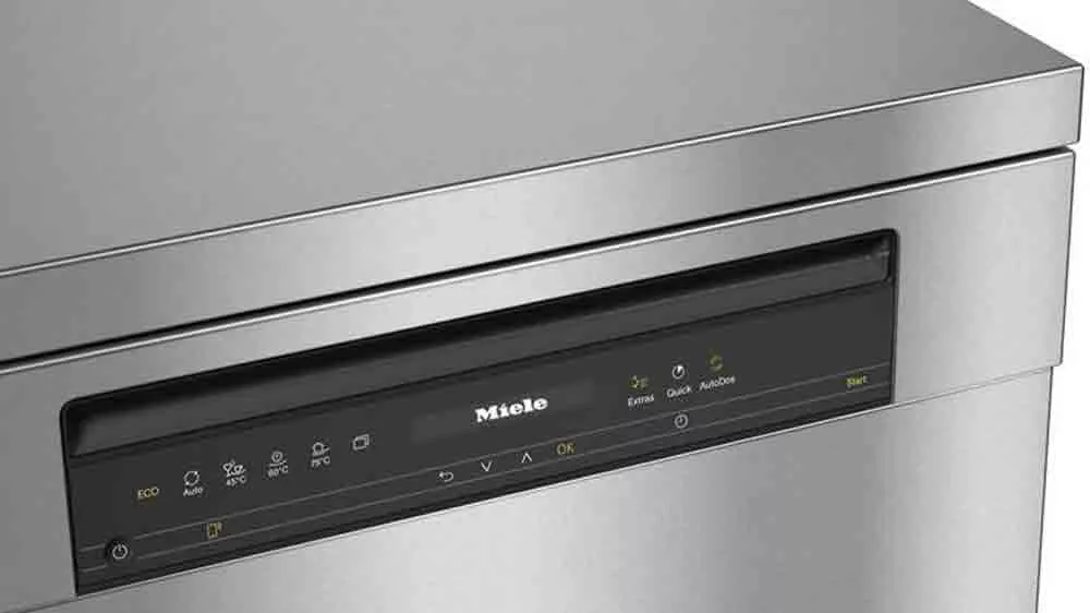 Detail ovl&aacute;dac&iacute;ho panelu myčky Miele G 7600 SC_05