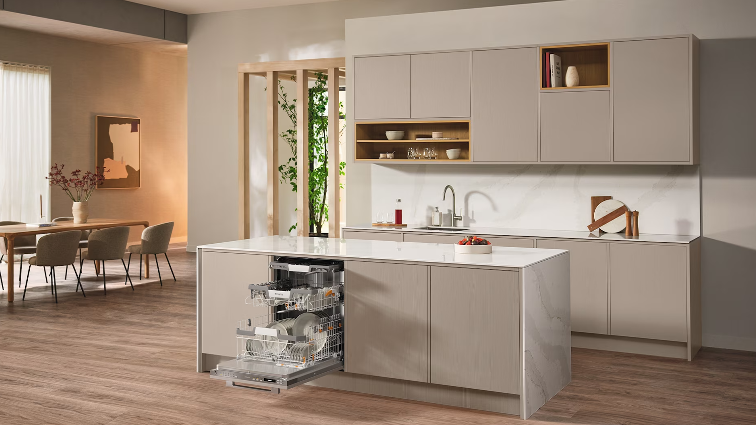 Um&yacute;vačka Miele G 7265 SCVi XXL in&scaron;talovan&aacute; v kuchyni