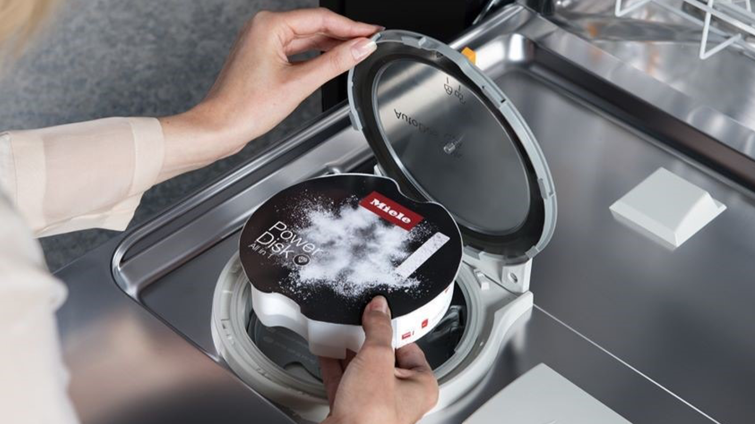 &Scaron;peci&aacute;lne navrhnut&eacute; um&yacute;vacie prostriedky do um&yacute;vačky Miele