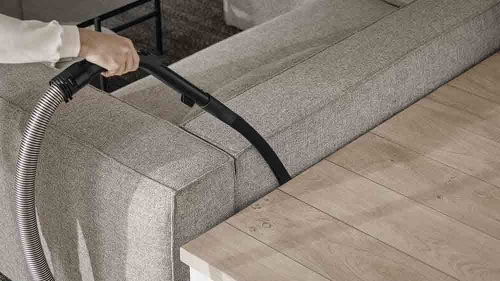 Vys&aacute;v&aacute;n&iacute; s &uacute;zkou trubic&iacute; vysavače Miele Guard M1 Flex_03