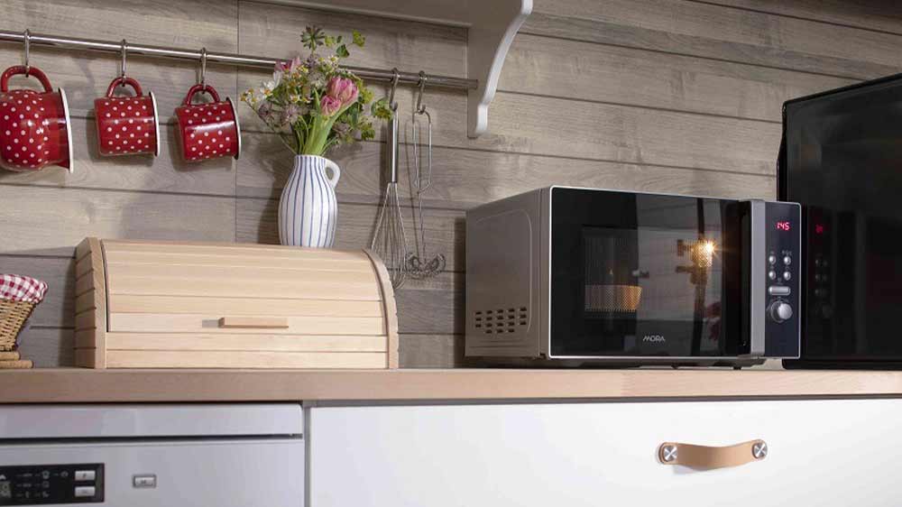 Mikrovlnná trouba Mora MT 321 S na kuchyňské lince_02