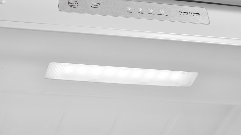 Detail displeje a osvětlení vestavné monoklimatické chladničky Philco PTL 1772 DNBI_03