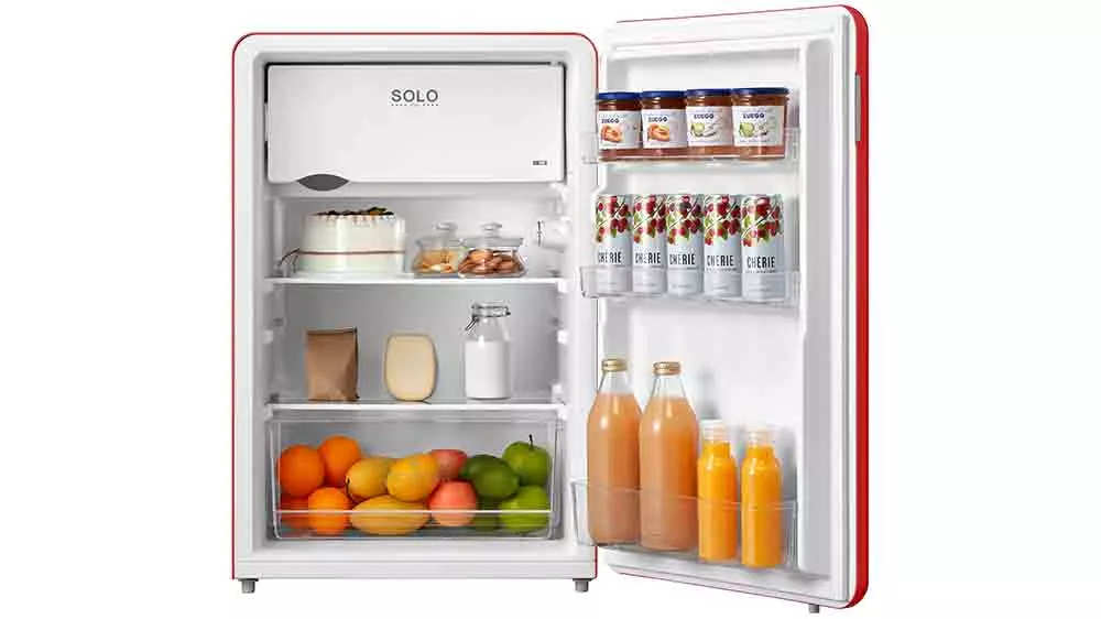 Otevřen&aacute; chladnička Philco PTB 116 EMR s potravinami _03