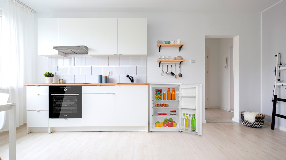 Jednodveřová chladnička Philco PTL 131 DIMW v kuchyni _02