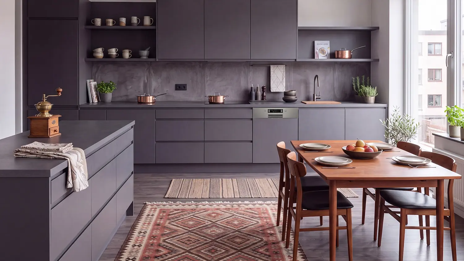 Vestavná myčka Philco PD 1467 v moderně zařízené kuchyni