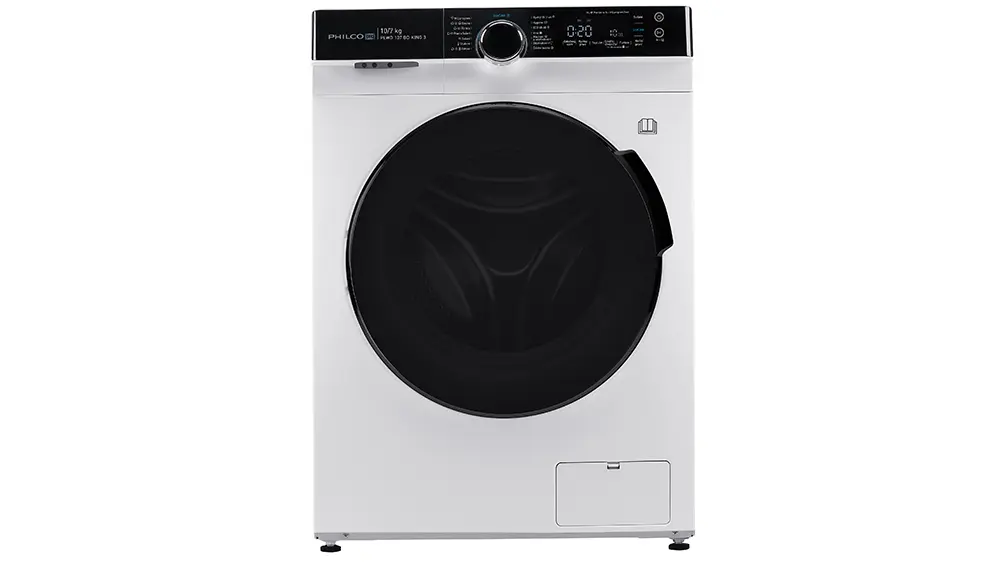 Pračkosuička Philco PLWD 107 BD King 3 umstěn v industriln koupelně vedle umyvadla.