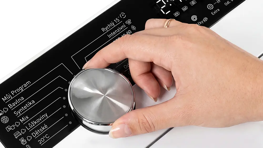 Detailný pohľad na displej práčky Philco King.