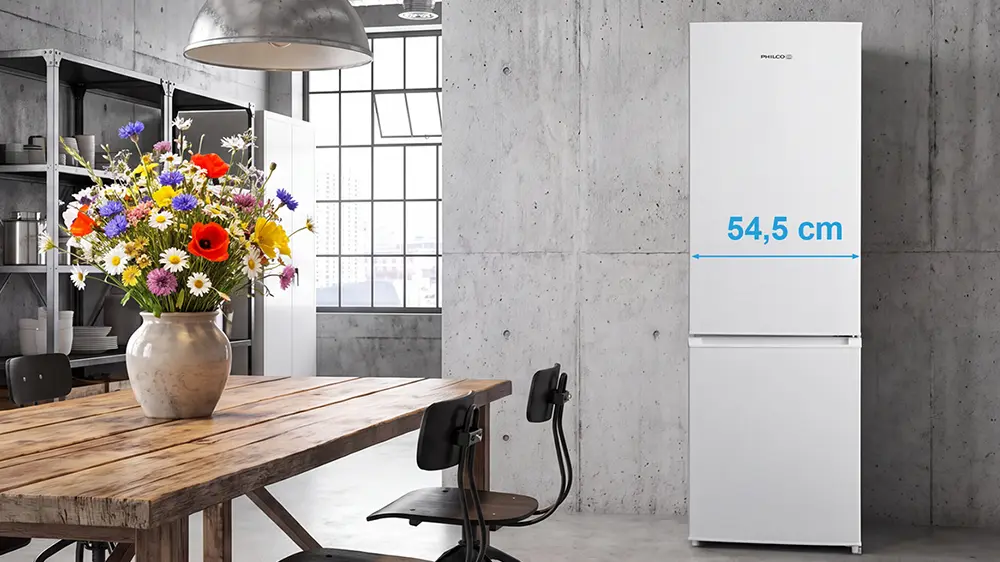 Zobrazení šířky 54,5 cm na zavřené lednici Philco PCSI 270 CNW v kuchyni