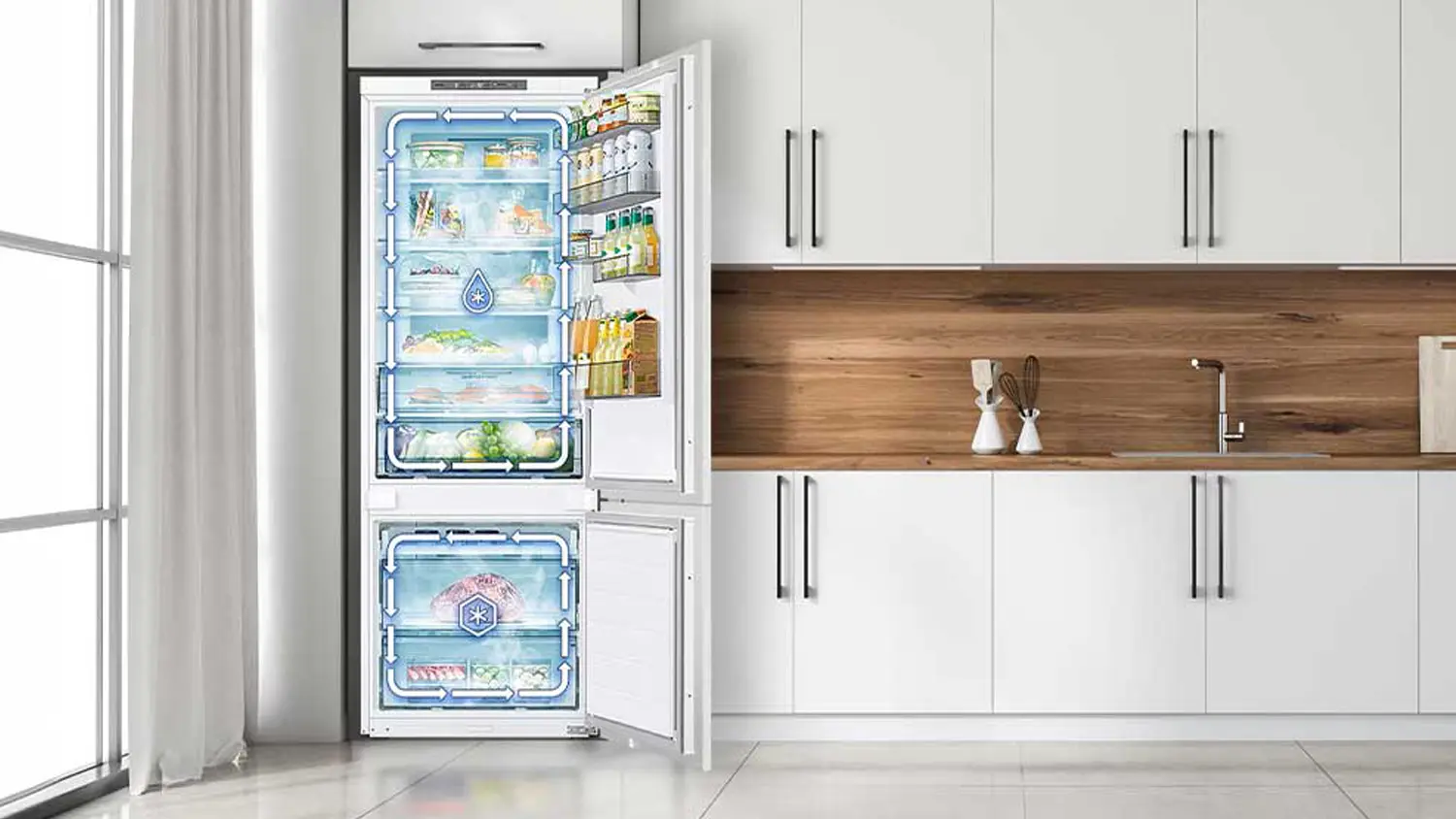 Kombinovaná chladnička Samsung RB53DG706CB1EO umístěná v kuchyni